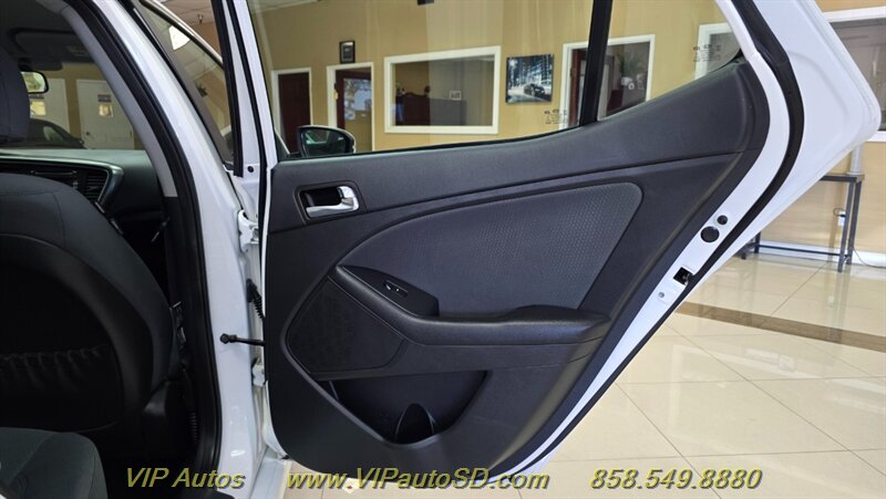 2016 Kia Optima Hybrid - Photo 14 - San Diego, CA 92126