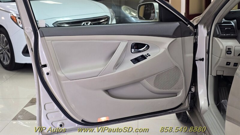 2007 Toyota Camry Hybrid - Photo 11 - San Diego, CA 92126