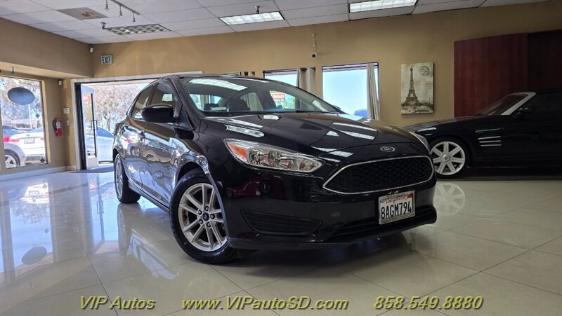 2018 Ford Focus Sedan SE's photo