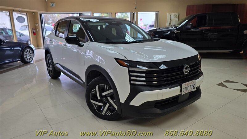 2025 Nissan Kicks SV  