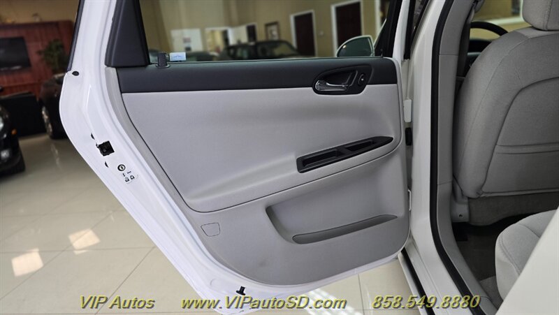 2006 Chevrolet Impala LT - Photo 13 - San Diego, CA 92126