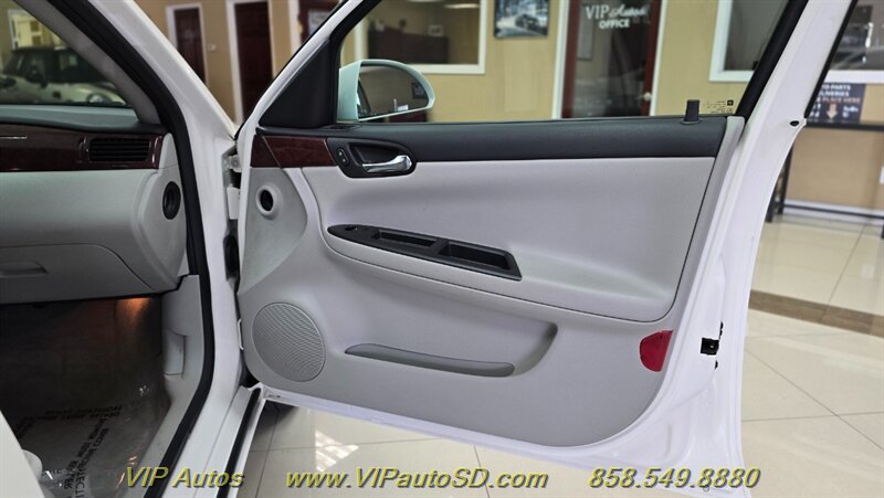 2006 Chevrolet Impala LT - Photo 12 - San Diego, CA 92126