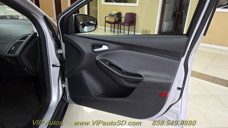 2014 Ford Focus SE - Photo 12 - San Diego, CA 92126