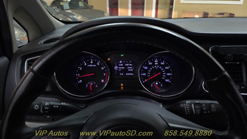 2017 Kia Sedona LX - Photo 22 - San Diego, CA 92126