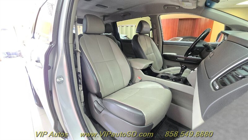 2017 Kia Sedona LX - Photo 16 - San Diego, CA 92126