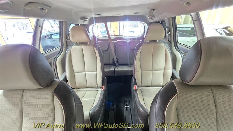 2017 Kia Sedona LX - Photo 17 - San Diego, CA 92126