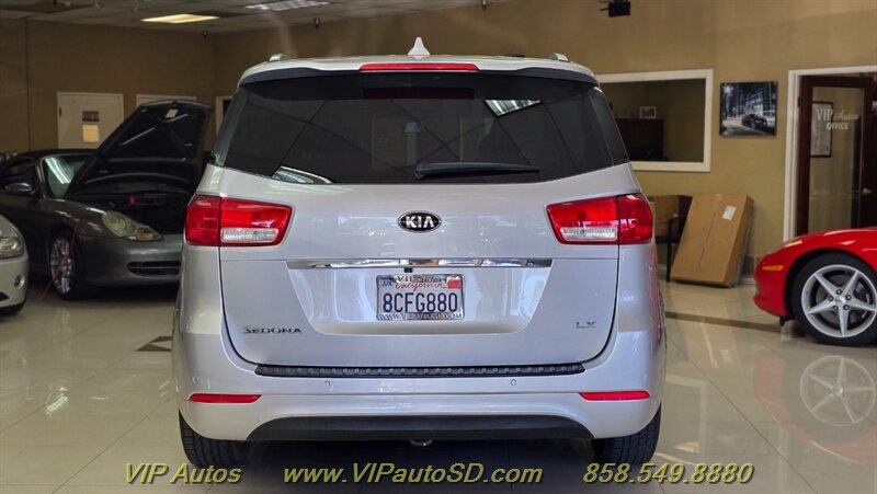 2017 Kia Sedona LX - Photo 7 - San Diego, CA 92126