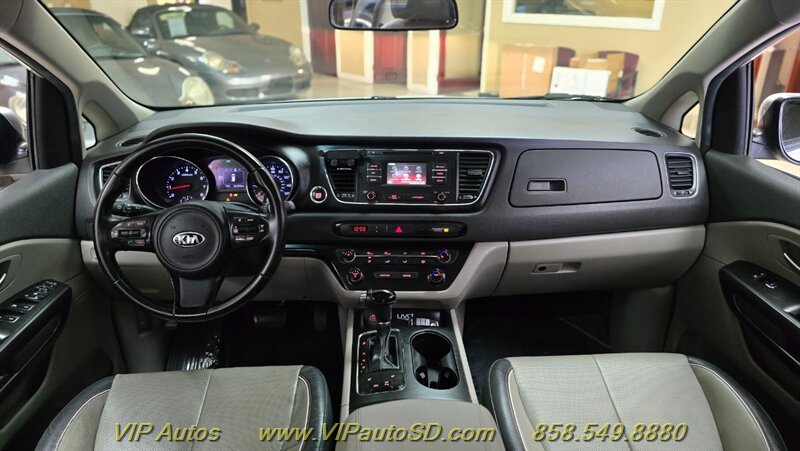 2017 Kia Sedona LX - Photo 19 - San Diego, CA 92126