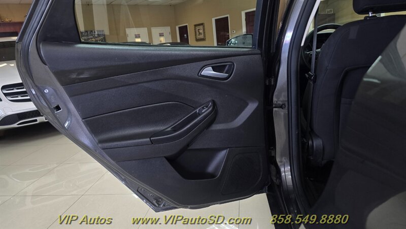 2015 Ford Focus SE - Photo 12 - San Diego, CA 92126