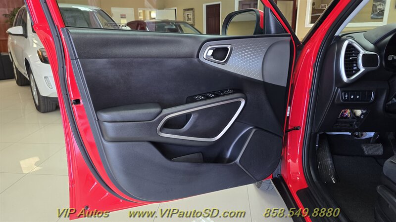 2023 Kia Soul LX - Photo 11 - San Diego, CA 92126