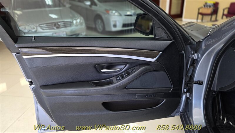 2012 BMW 5 Series 528i - Photo 11 - San Diego, CA 92126