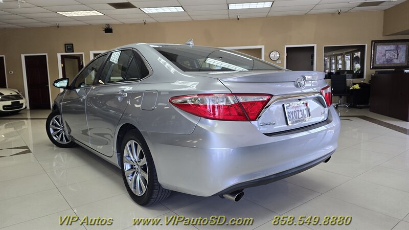 2017 Toyota Camry XLE V6 - Photo 3 - San Diego, CA 92126
