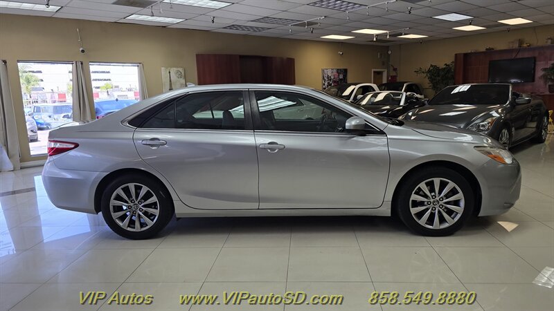 2017 Toyota Camry XLE V6 - Photo 5 - San Diego, CA 92126
