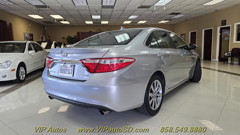 2017 Toyota Camry XLE V6 - Photo 4 - San Diego, CA 92126