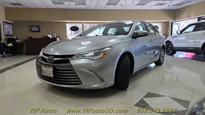 2017 Toyota Camry XLE V6 - Photo 2 - San Diego, CA 92126