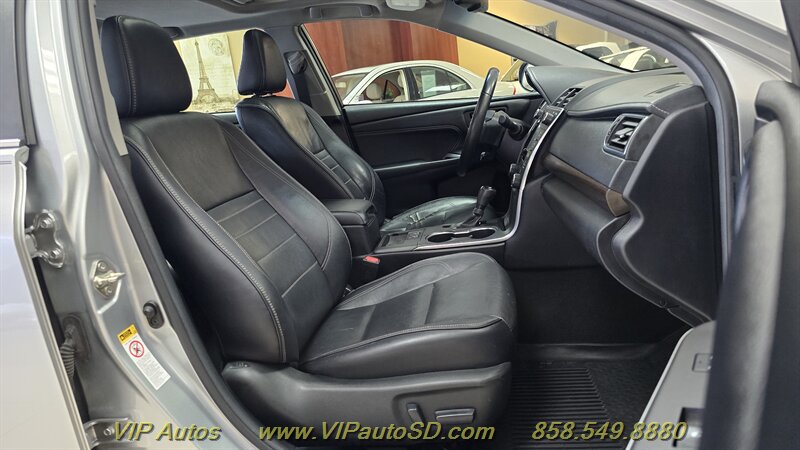2017 Toyota Camry XLE V6 - Photo 16 - San Diego, CA 92126