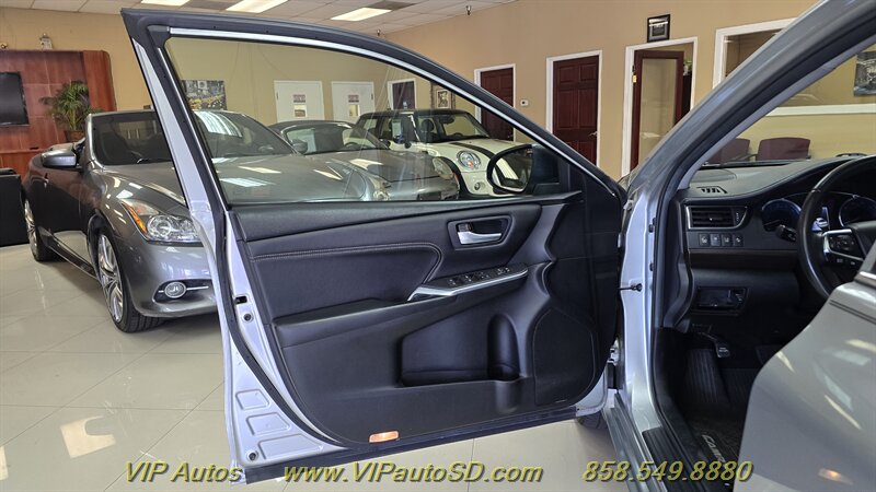 2017 Toyota Camry XLE V6 - Photo 11 - San Diego, CA 92126