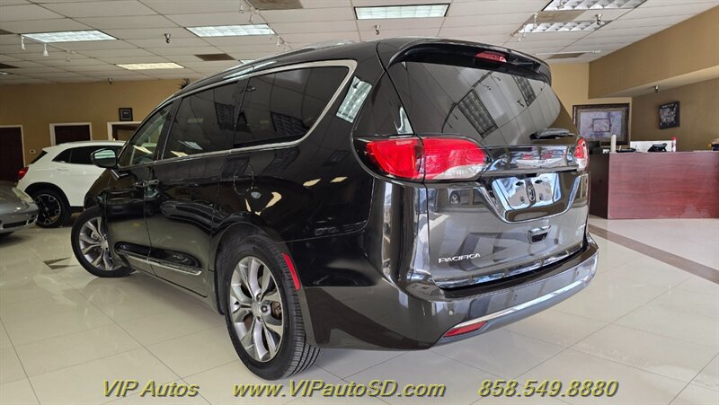 2019 Chrysler Pacifica Limited - Photo 4 - San Diego, CA 92126