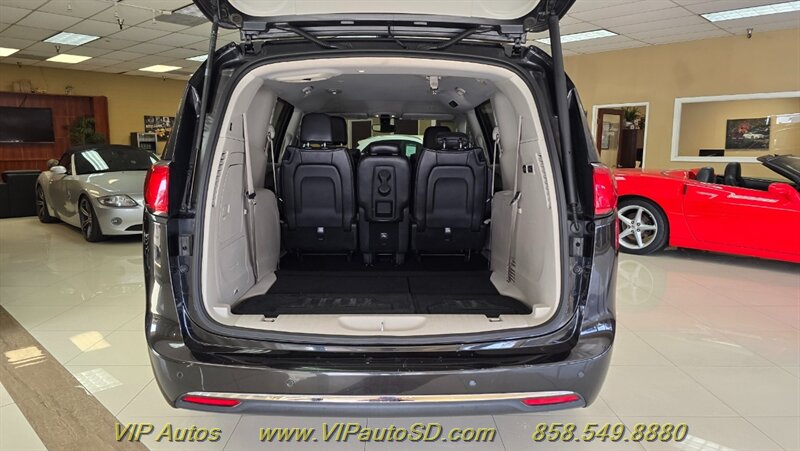2019 Chrysler Pacifica Limited - Photo 13 - San Diego, CA 92126
