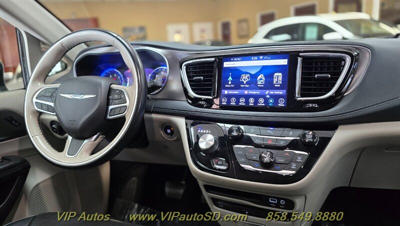 2019 Chrysler Pacifica Limited - Photo 27 - San Diego, CA 92126