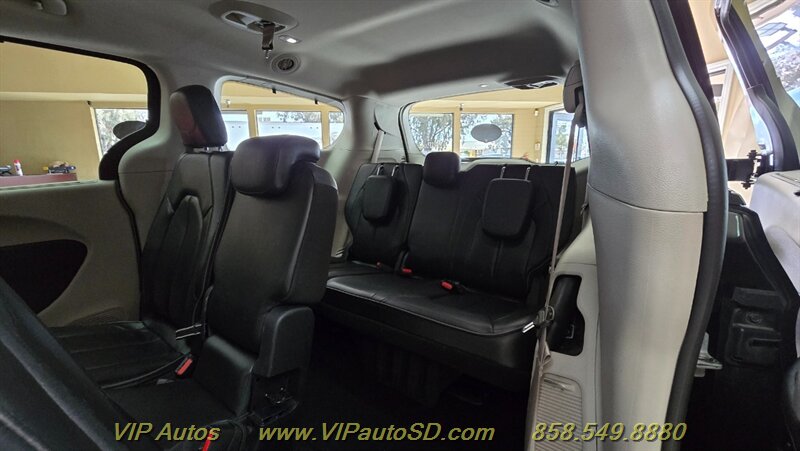 2019 Chrysler Pacifica Limited - Photo 16 - San Diego, CA 92126
