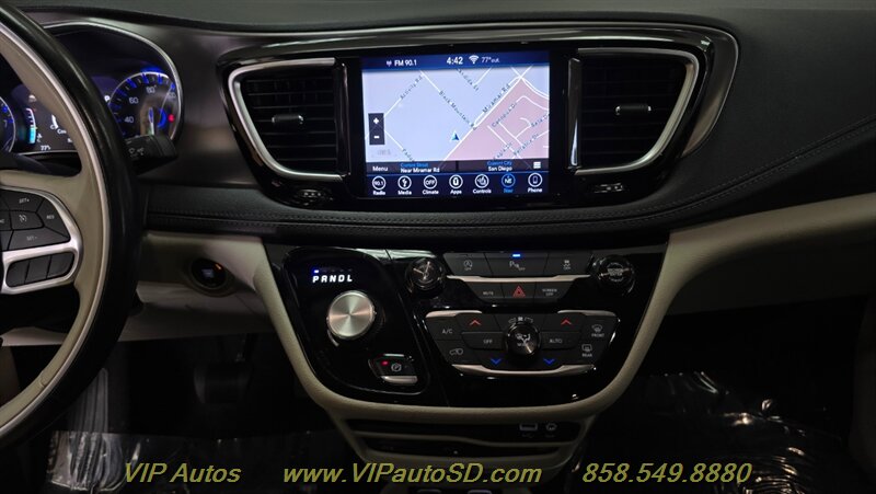 2019 Chrysler Pacifica Limited - Photo 30 - San Diego, CA 92126