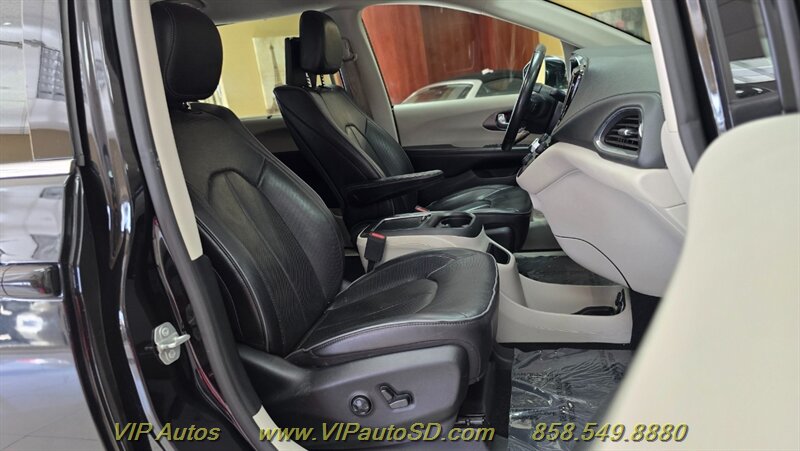 2019 Chrysler Pacifica Limited - Photo 20 - San Diego, CA 92126