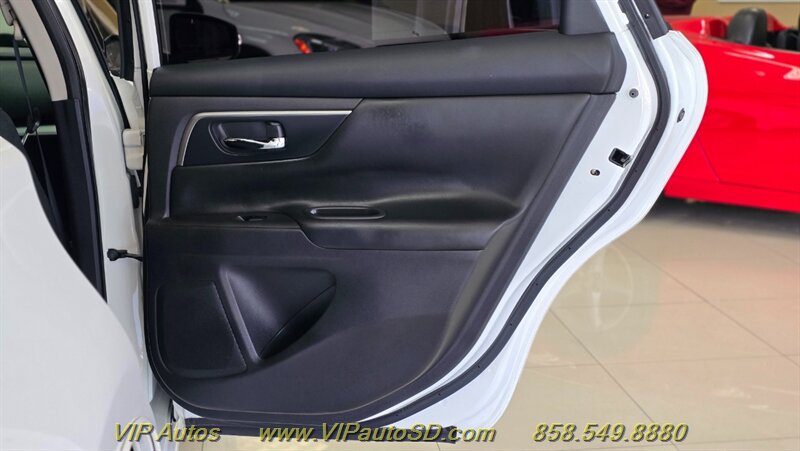 2015 Nissan Altima 2.5 SV - Photo 14 - San Diego, CA 92126