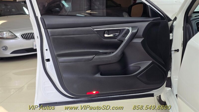 2015 Nissan Altima 2.5 SV - Photo 11 - San Diego, CA 92126