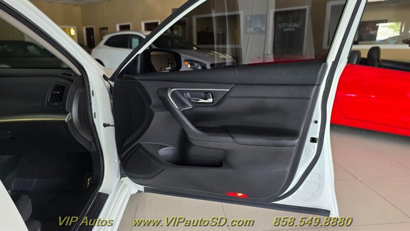 2015 Nissan Altima 2.5 SV - Photo 12 - San Diego, CA 92126
