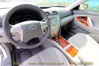 2011 Toyota Camry XLE V6   - Photo 15 - San Diego, CA 92104