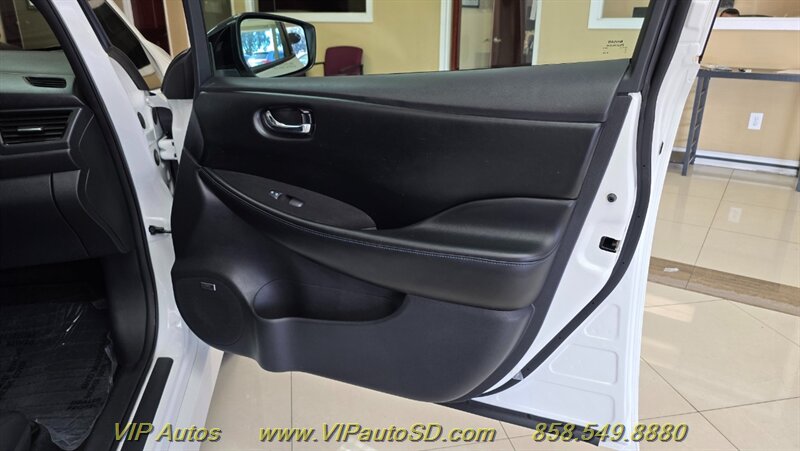 2018 Nissan LEAF SL - Photo 12 - San Diego, CA 92126