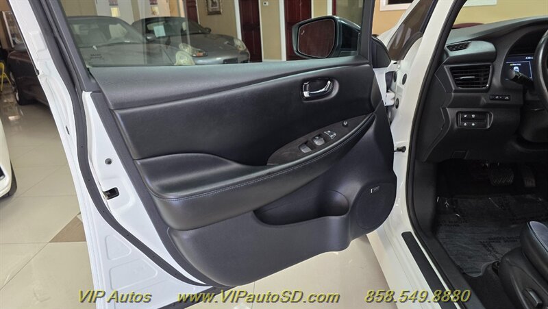 2018 Nissan LEAF SL - Photo 11 - San Diego, CA 92126