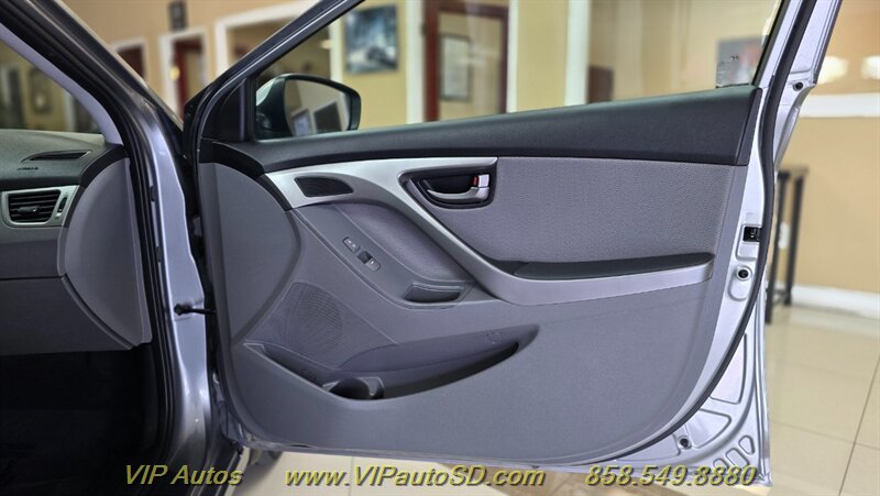 2013 Hyundai ELANTRA GLS - Photo 12 - San Diego, CA 92126