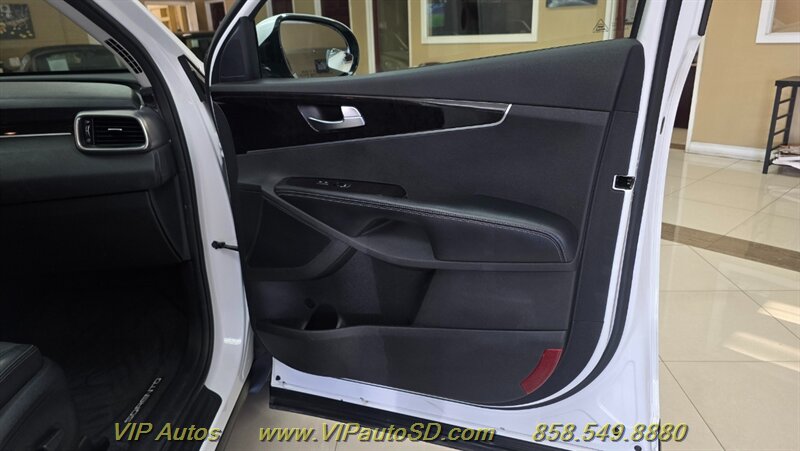 2016 Kia Sorento EX V6 - Photo 11 - San Diego, CA 92126