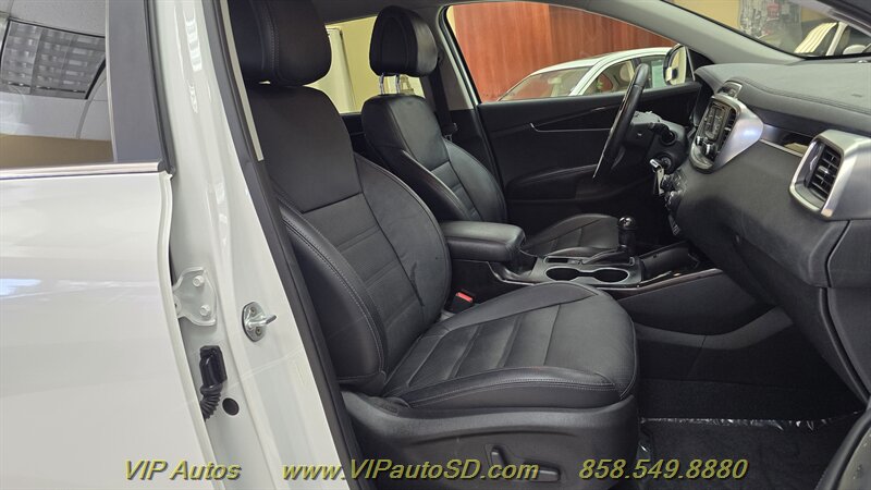2016 Kia Sorento EX V6 - Photo 15 - San Diego, CA 92126