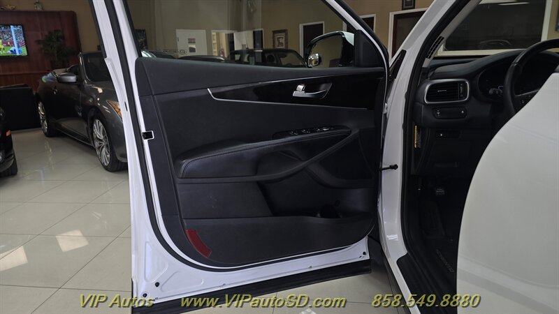 2016 Kia Sorento EX V6 - Photo 10 - San Diego, CA 92126
