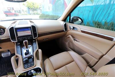 2011 Porsche Cayenne S   - Photo 11 - San Diego, CA 92104