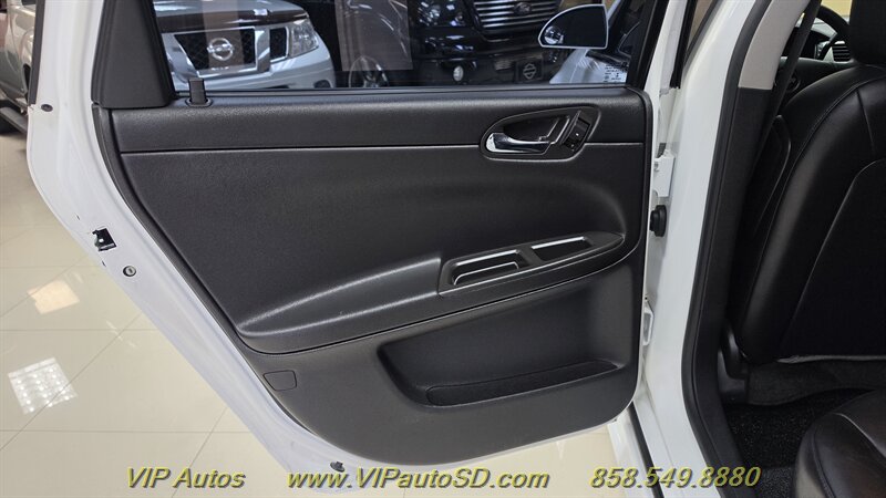 2016 Chevrolet Impala Limited UNMARKED POLICE - Photo 10 - San Diego, CA 92126