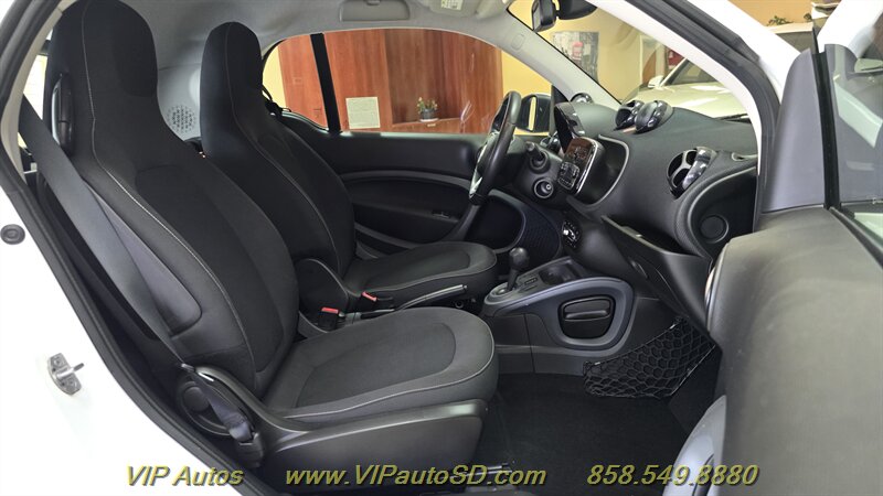 2018 Smart fortwo electric drive passion - Photo 12 - San Diego, CA 92126