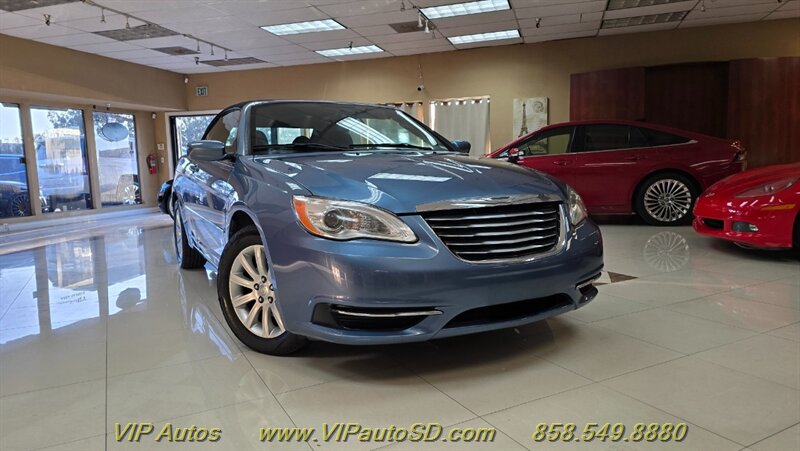 2011 Chrysler 200 Touring  