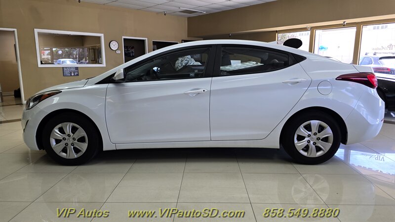 2016 Hyundai ELANTRA SE - Photo 6 - San Diego, CA 92126