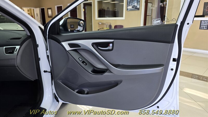 2016 Hyundai ELANTRA SE - Photo 12 - San Diego, CA 92126