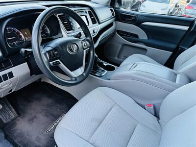2015 Toyota Highlander LE   - Photo 7 - San Diego, CA 92115