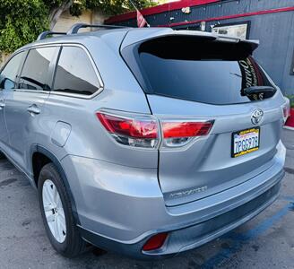 2015 Toyota Highlander LE   - Photo 3 - San Diego, CA 92115
