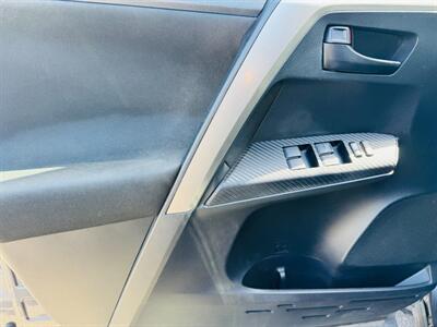 2015 Toyota RAV4 LE   - Photo 7 - San Diego, CA 92115