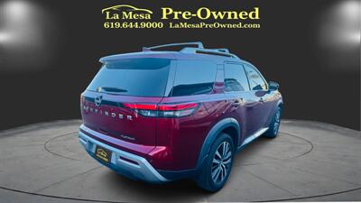 2022 Nissan Pathfinder Platinum   - Photo 4 - San Diego, CA 92115