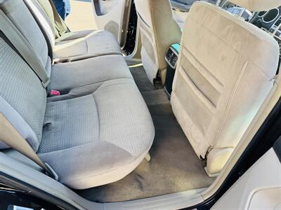 2005 Toyota 4Runner SR5  V-8 - Photo 14 - San Diego, CA 92115