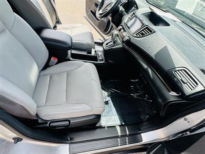 2015 Honda CR-V EX-L w/Navi AWD - Photo 14 - San Diego, CA 92115