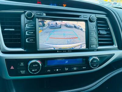 2019 Toyota Highlander XLE   - Photo 13 - San Diego, CA 92115